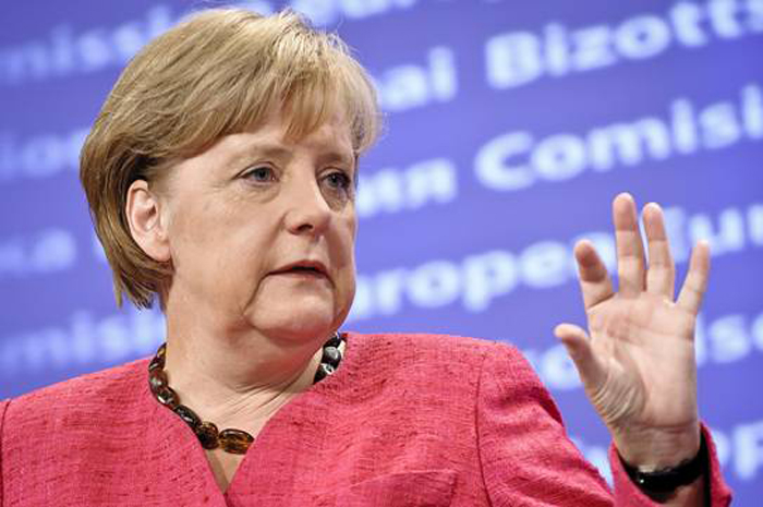 Merkel, partidaria de recapitalización de la banca