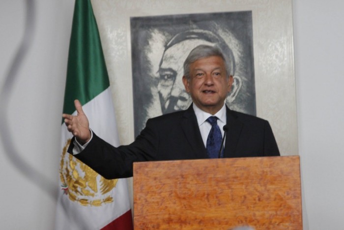 AMLO25abr