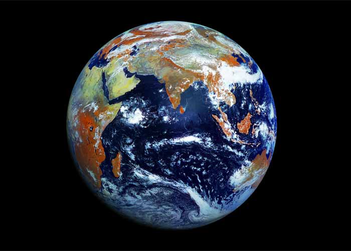 La cámara del satélite ruso Elektro-L captó a más de 36 mil kilómetros una imagen de la Tierra con una calidad de 121 mega píxeles. La cámara del satélite ruso Elektro-L captó a más de 36 mil kilómetros una imagen de la Tierra con una calidad de 121 mega píxeles.