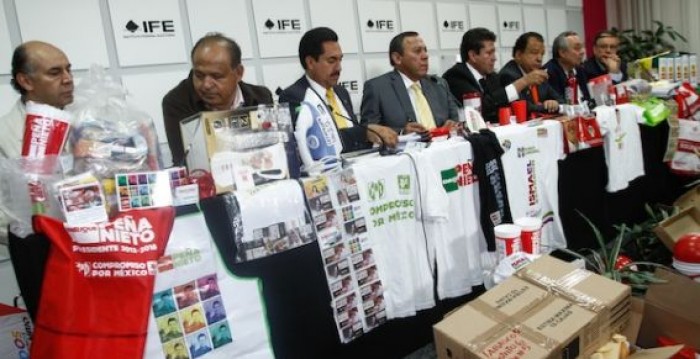 Izquierda formaliza ante IFE inconformidad con elección Izquierda formaliza ante IFE inconformidad con elección