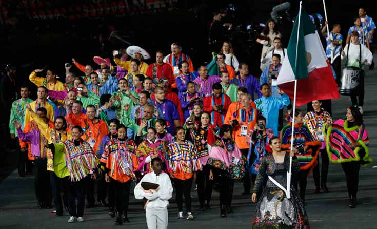 Desfilan mexicanos en Londres 2012