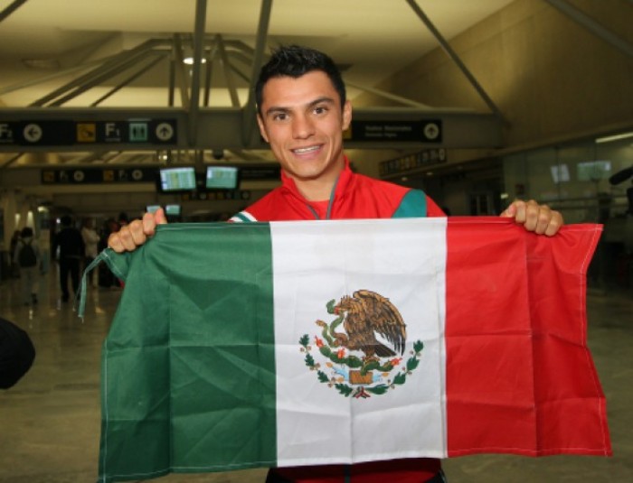 Viajan clavadistas y nadadores en primer contingente a Londres.