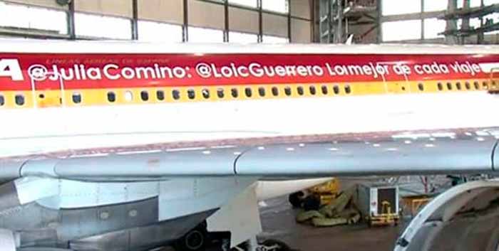 Llega en avión a México el `tweet más grande del mundo`