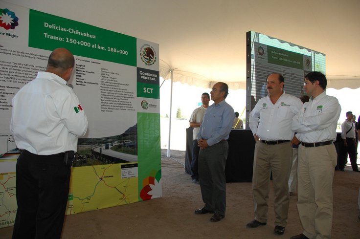 Entrega Calderón modernización de carretera en Chihuahua Entrega Calderón modernización de carretera en Chihuahua