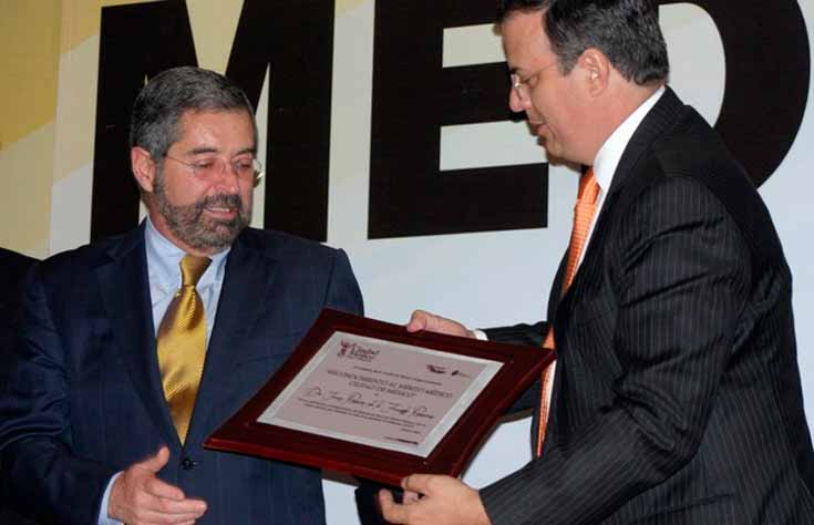 Reconocen a Juan Ramón de la Fuente en el DF Reconocen a Juan Ramón de la Fuente en el DF