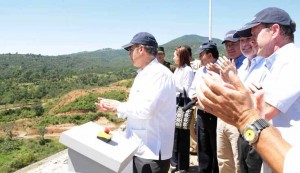 Inaugura Calderón autopista Guadalajara-Colima