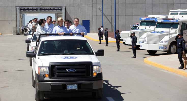 El Presidente Calderón inauguró el Centro Federal de Readaptación Social de Ocampo.