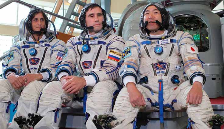 Japonés, estadounidense y ruso regresan a la Tierra