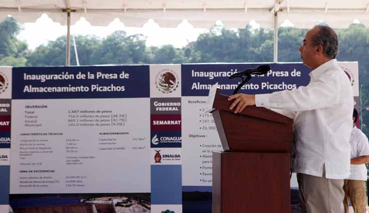 Prevé Calderón que en 2020 México tratará 100% el agua