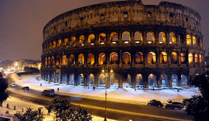 Temen derrumbe del Coliseo, lo protegen con valla