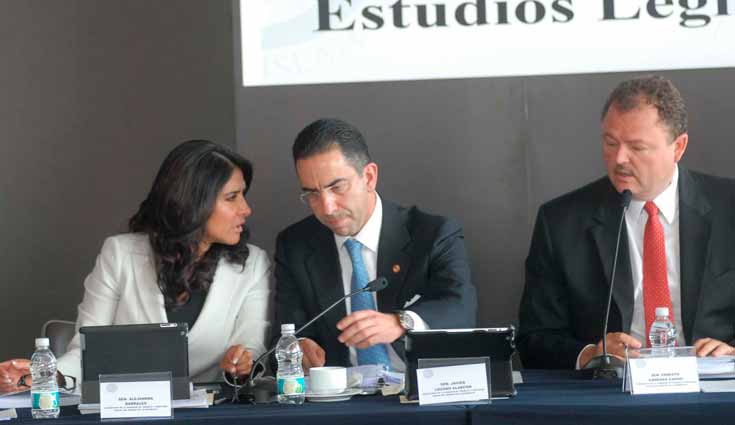 Posponen para mañana debate sobre Reforma Laboral