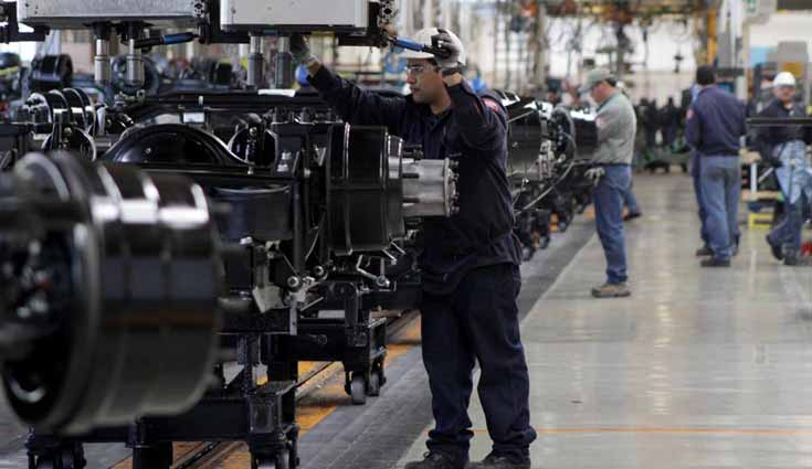 Creció 2.2% anual empleo en industria manufacturera en México
