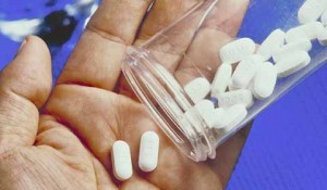 Provoca automedicación sangrados digestivos y gastritis