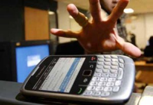 Firman México y EEUU acuerdo para evitar robo de celulares