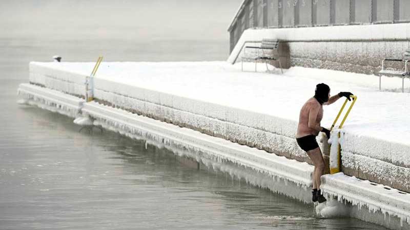 Se registran temperaturas de 40 grados bajo cero combinadas con una ola de frío
