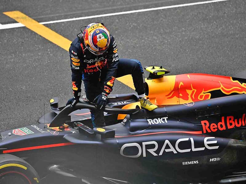 'Checo' Pérez saldrá segundo en el GP de China; Verstappen logra la ‘pole’