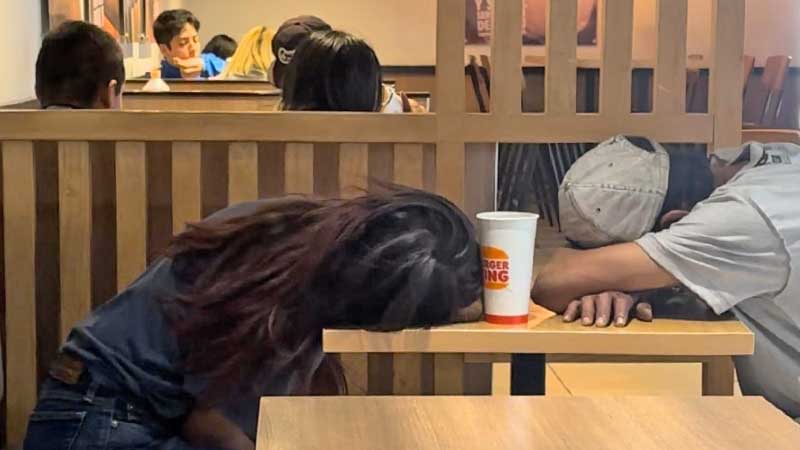 México, candil de la calle, oscuridad de su casa