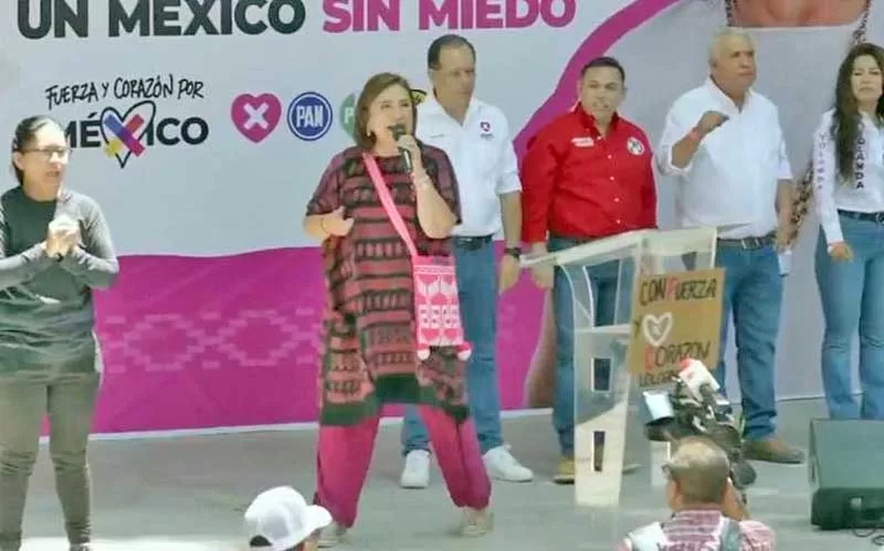 Xóchitl Gálvez hace un llamado a defender los votos, durante su gira en Tepic, Nayarit