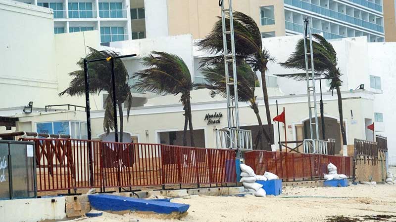 Beryl se debilita a tormenta tropical tras tocar tierra en México: ¿Cuál es su trayectoria?