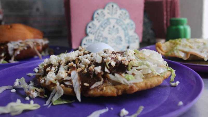 Antojitos Acapulco, los tradicionales molotes 'de la 5' desde 1962 | Clásicos Poblanos