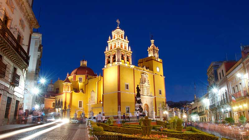 Padre amado: Permítenos vivir con ilusión y alegría, en este México Hermoso