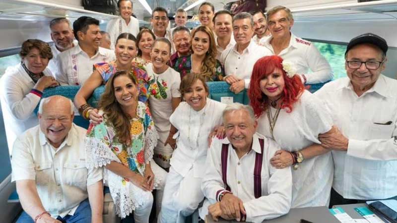 Mara Lezama acompaña a AMLO durante su última gira de trabajo en Quintana Roo