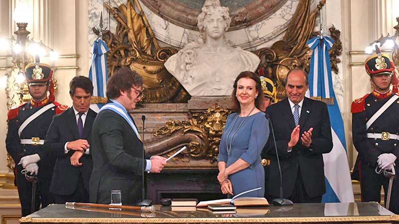 1200px asunción de diana mondino