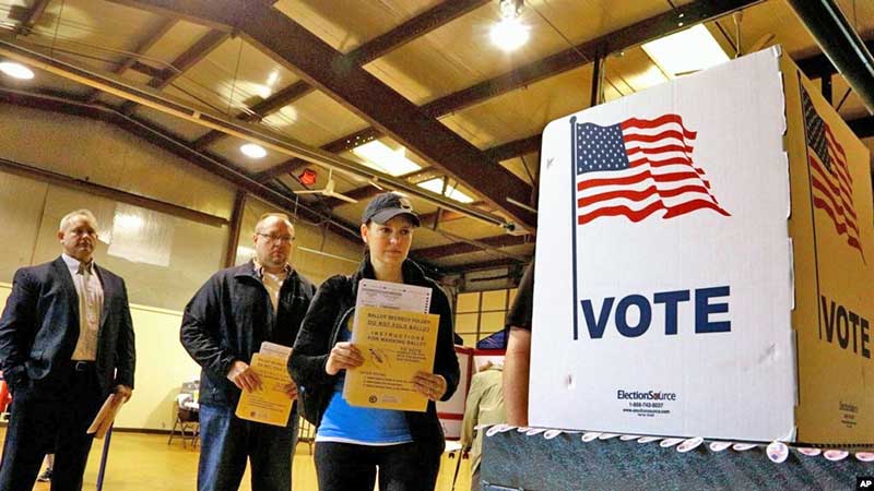 Estados Unidos advierte a los votantes sobre diluvio de desinformación