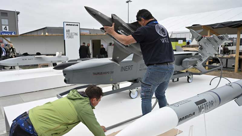 Zelenski ahora quiere que Alemania le autorice utilizar sus misiles Taurus contra Rusia