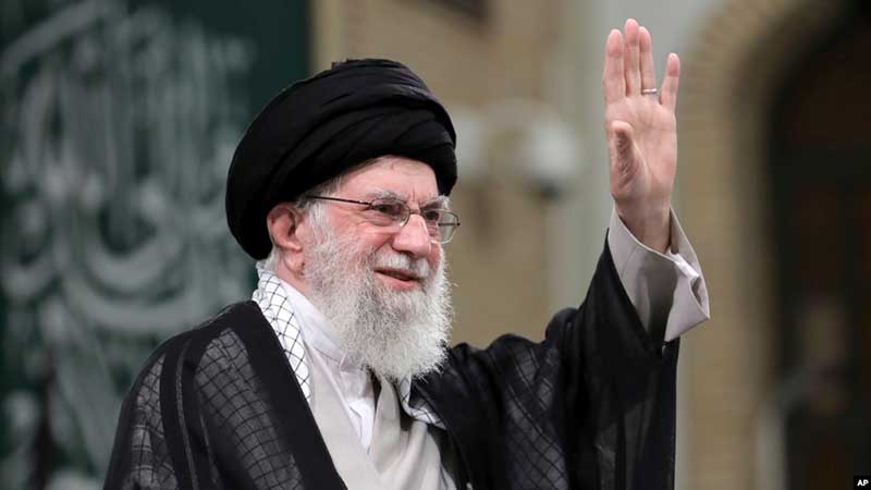 Líder supremo de Irán amenaza a Israel y EEUU con una 'respuesta aplastante' tras ataque israelí