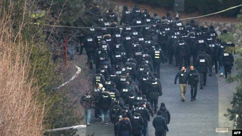 Policías arrestan al presidente de Corea del Sur por presunta rebelión