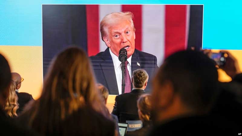Primeras acciones de Trump en la Casa Blanca resuenan en el inicio de Davos