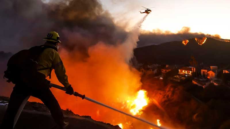 Récords de temperaturas hacen «más propensos e intensos» incendios y nevadas, según la NASA