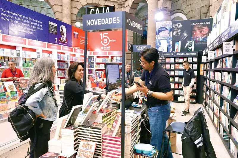 Defienden la lectura como derecho fundamental; arranca la FIL del Palacio de Minería