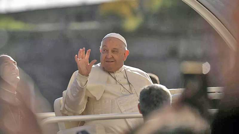Tratamiento del papa Francisco ha cambiado para encarar una situación clínica 'compleja': Vaticano