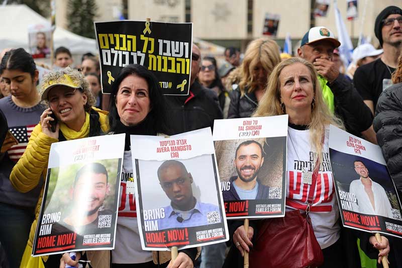 Hamás libera a los seis últimos rehenes vivos de la primera fase del alto el fuego en Gaza