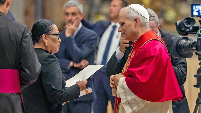Entrega Rosa Icela Rodríguez, carta-invitación al Papa León XIV