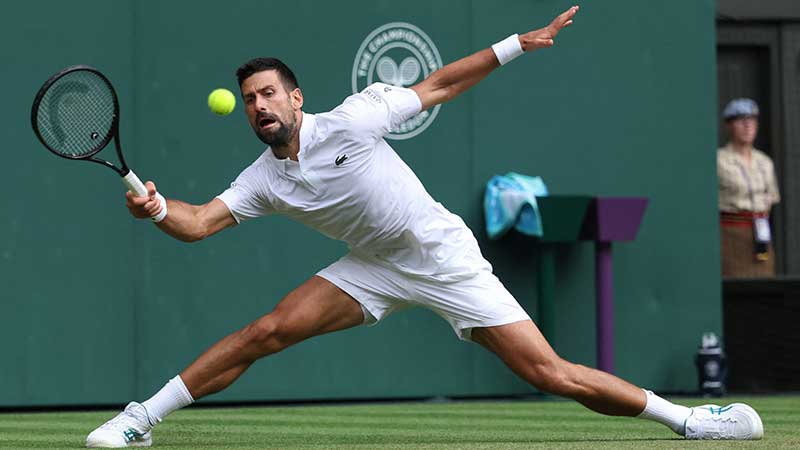 Djokovic alcanza las 100 victorias en Wimbledon y se acerca a la marca histórica de Federer