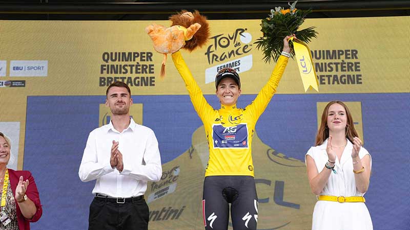 Tour de France Femmes, etapa 2: Mavi García aguanta en solitario por delante del pelotón atacante para lograr la mayor victoria de su carrera a los 41 años