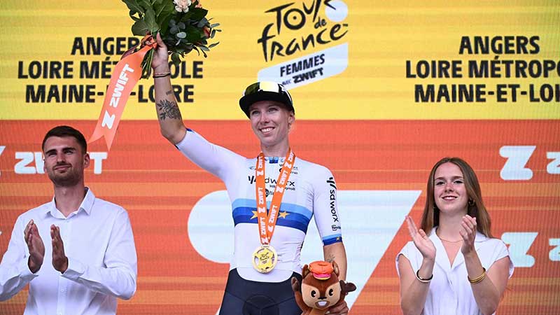 Tour de France Femmes, etapa 3: Lorena Wiebes gana un sprint furioso mientras Kim Le Court y Demi Vollering sufren un accidente al final de la carrera.