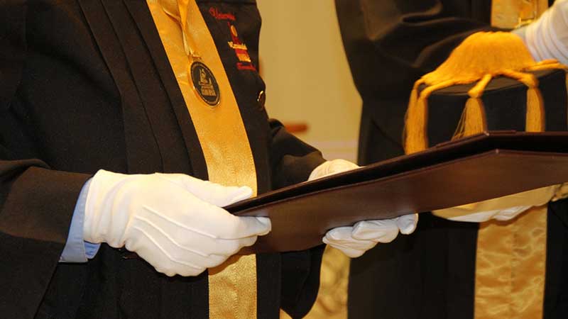 35051403 1646875135440139 787763