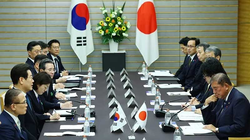 Tokio y Seúl acuerdan estrechar su cooperación para afrontar cambios en comercio y seguridad