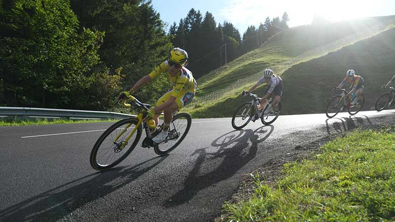 Pauline Ferrand-Prévot logra una emotiva victoria en la novena etapa del Tour de Francia Femenino y sella una histórica victoria general.