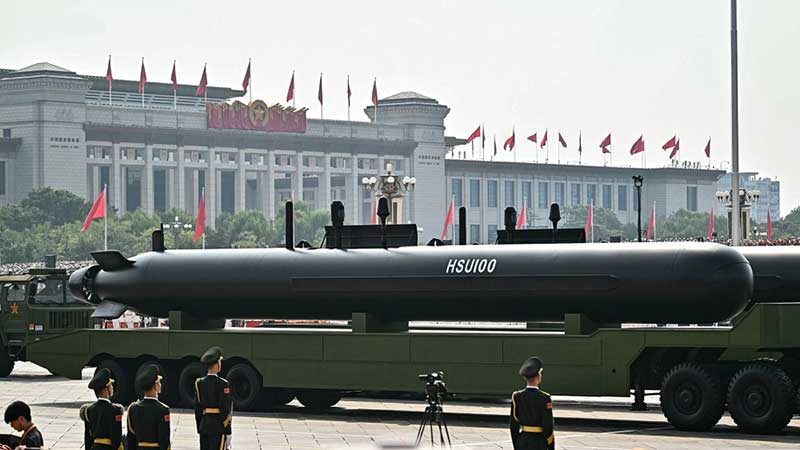 Líderes de China, Rusia y Corea del Norte presencian enorme desfile militar en Pekín