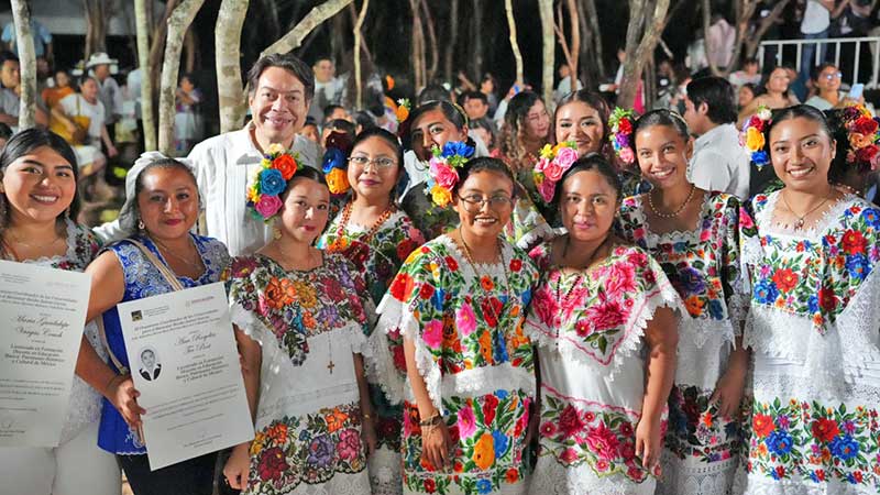 Mario Delgado: INEA atiende a 7 mil personas indígenas con alfabetización y educación básica