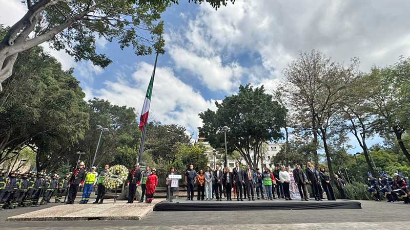 Clara Brugada preside ceremonia cívica de la CDMX por aniversario del 19 de septiembre de los sismos de 1985 y 2017