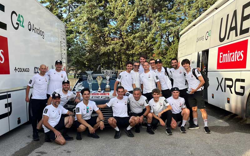 Del Toro vuelve a ganar en día récord para UAE Emirates