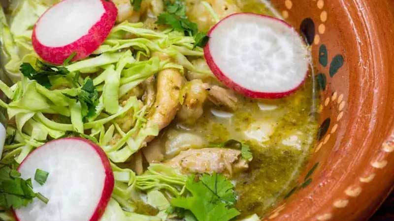 Pozole verde con pollo al estilo Guerrero: un abrazo de tradición y sabor