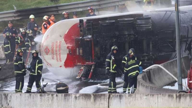 Fallece conductor de pipa tras explosión en Iztapalapa; van 19 muertos
