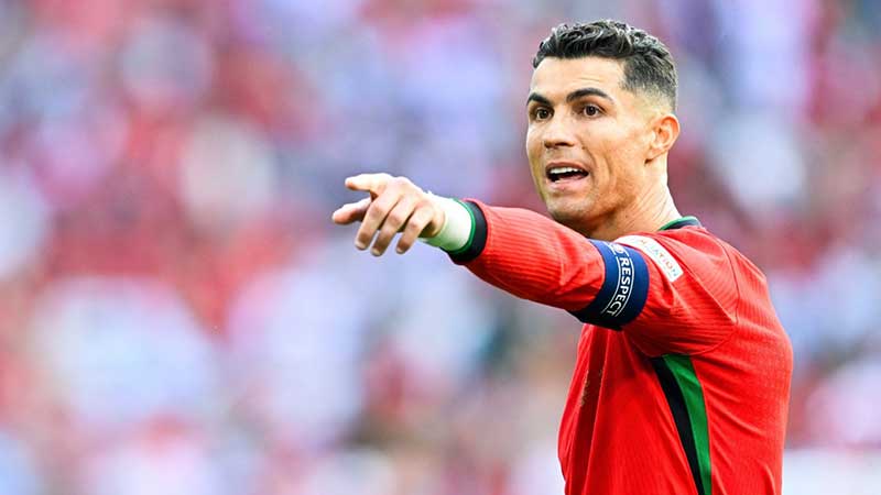 Cristiano Ronaldo se convierte en el primer multimillonario del fútbol